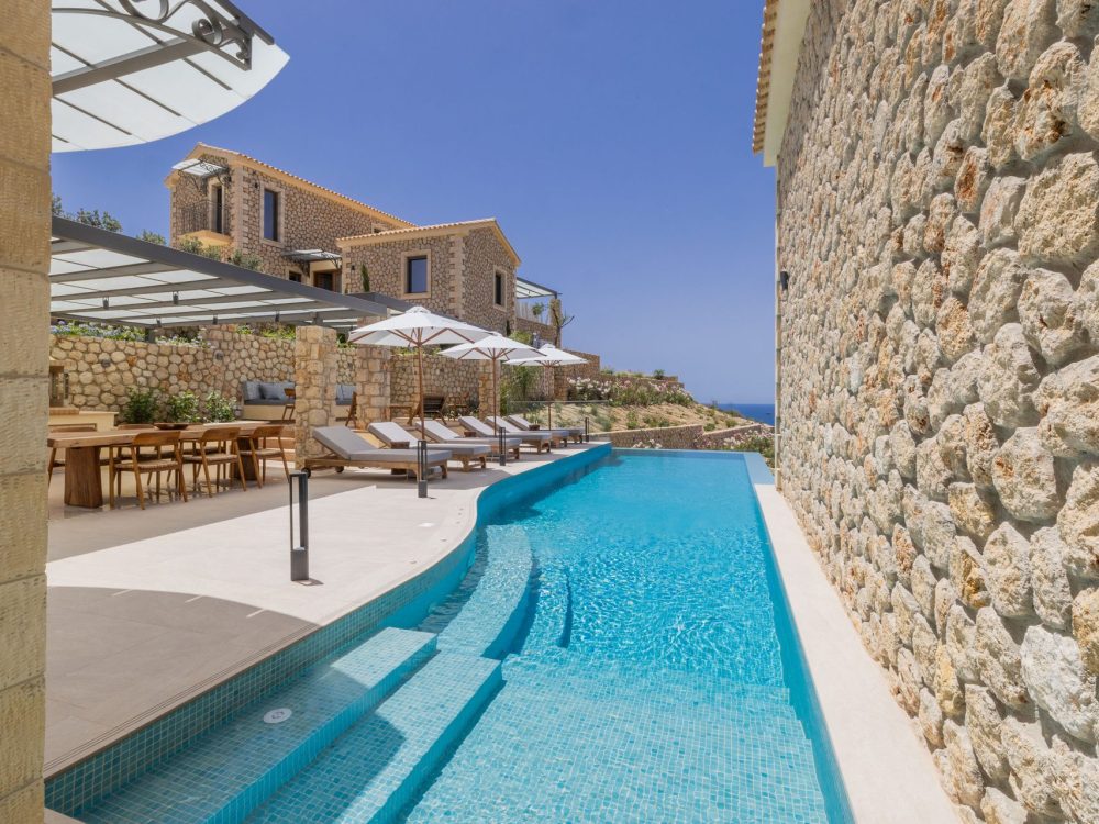 Zeus Luxury Villa 1