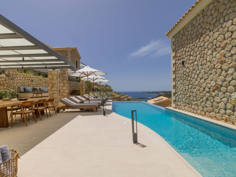 Zeus Luxury Villa 1