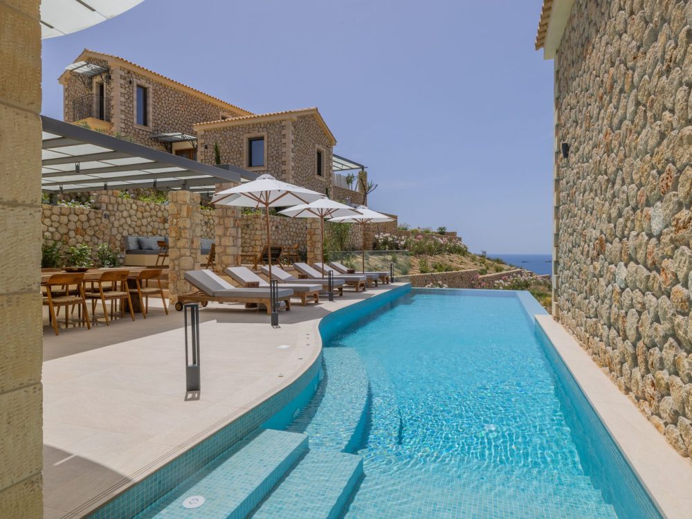 Zeus Luxury Villa 1